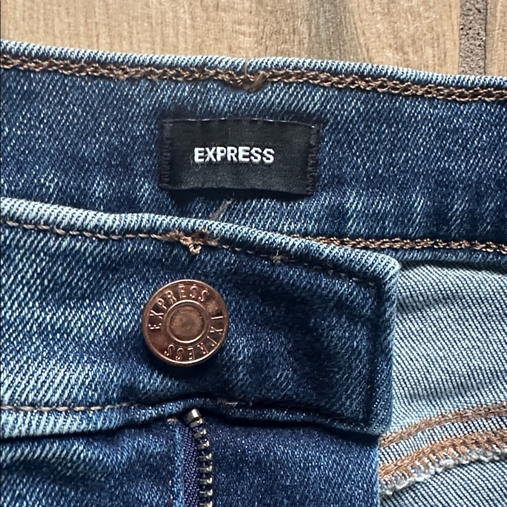 EXPRESS High Rise Wide Leg Cropped Jeans - Picture 2 of 6